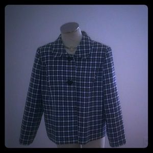 A black, white, black pattern vest